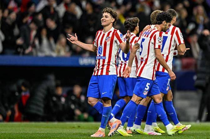 法尔克：格纳布里想留队，但拜仁不想再为他支付高薪（法尔克：格纳布里愿留队，拜仁无意继续为其支付高薪）